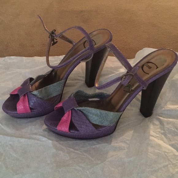 Shoes - Picture 2 of 8